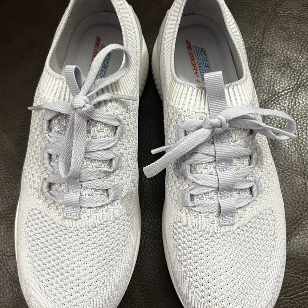 SKECHERS BOBS MEMORY FOAM WOMANS SIZE 7.5 LIGHT WEIGHT SLIP ON Knit Sneakers